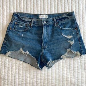 Abercrombie & Fitch The Mom Short Mid Rise size 30 / 10